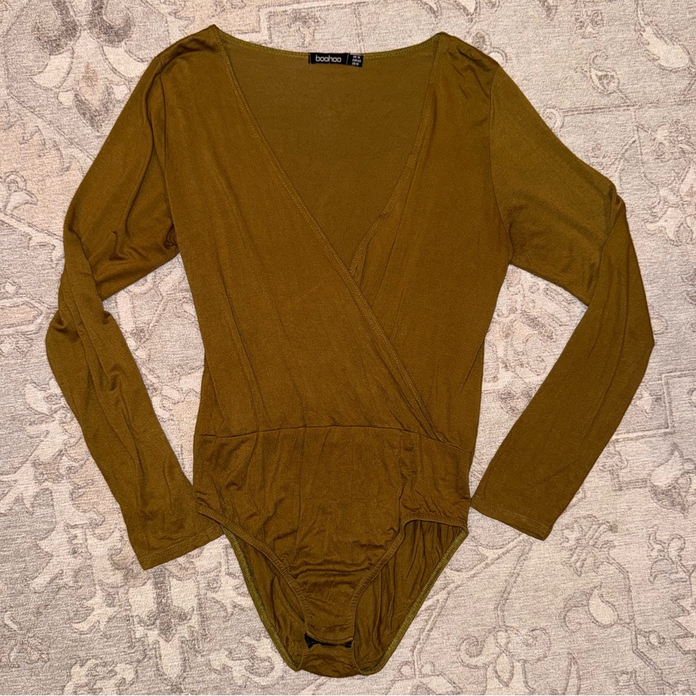 Boohoo Green Long Sleeve Wrap Bodysuit